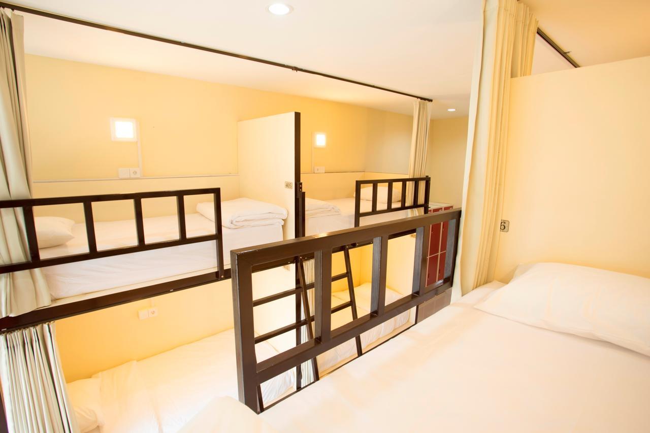 V Canggu Dormitory Buitenkant foto