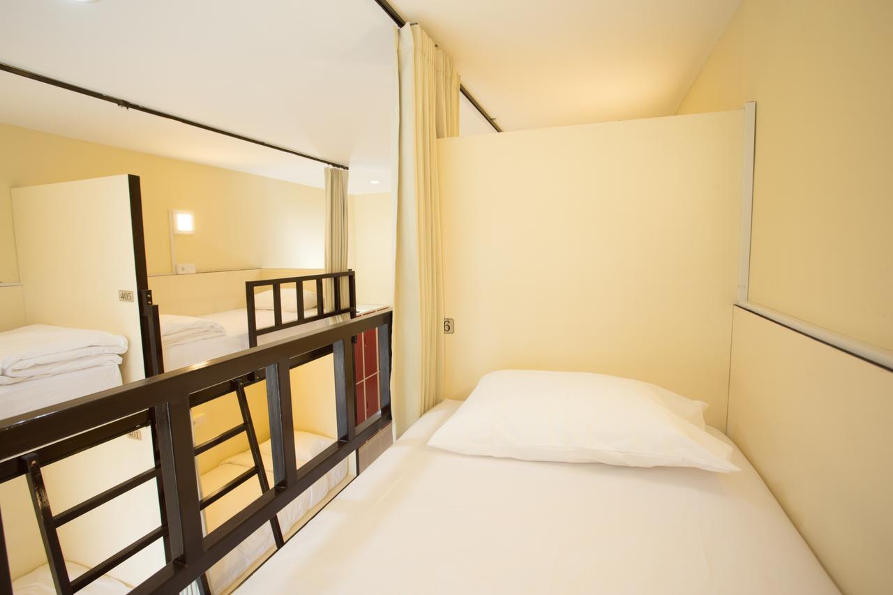 V Canggu Dormitory Buitenkant foto